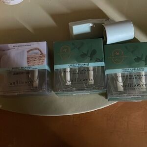 Bath & body works Wallflowers set.